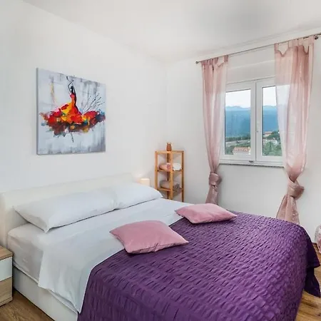 Apartment With Parking Space - 25152