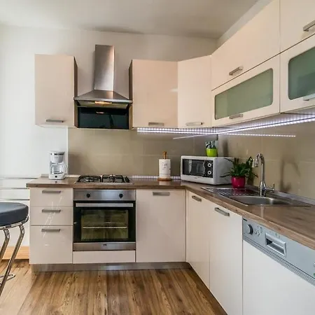 Apartment With Parking Space - 25152 Novi Vinodolski