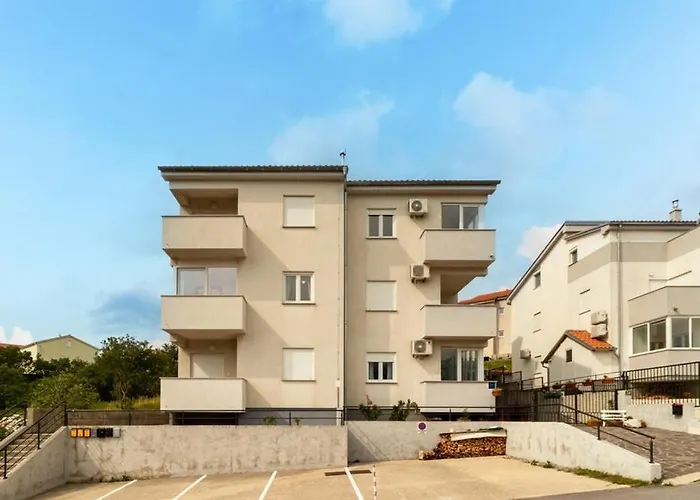 With Parking Space - 25152 Apartment Novi Vinodolski