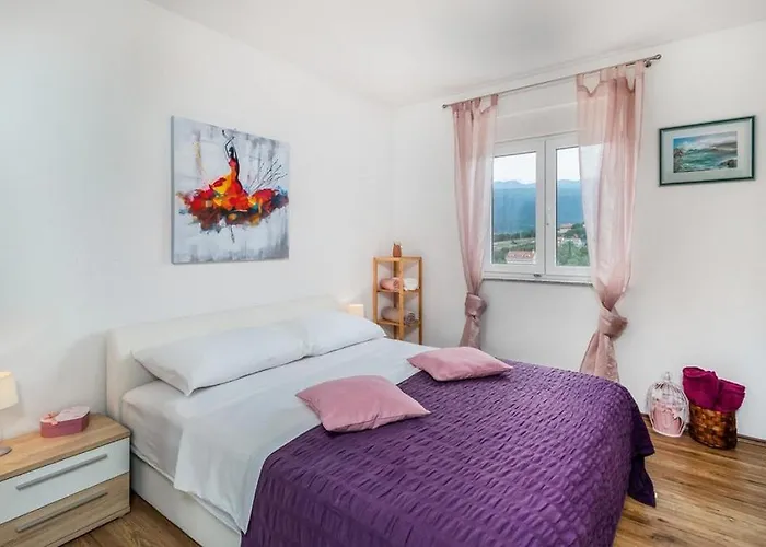 Apartment With Parking Space - 25152