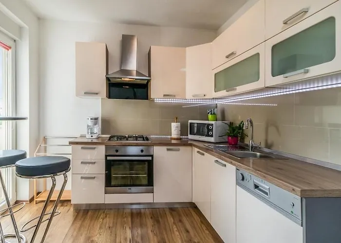 Apartment With Parking Space - 25152 Novi Vinodolski