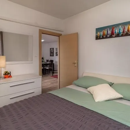 With Parking Space - 25152 노비비노돌스키