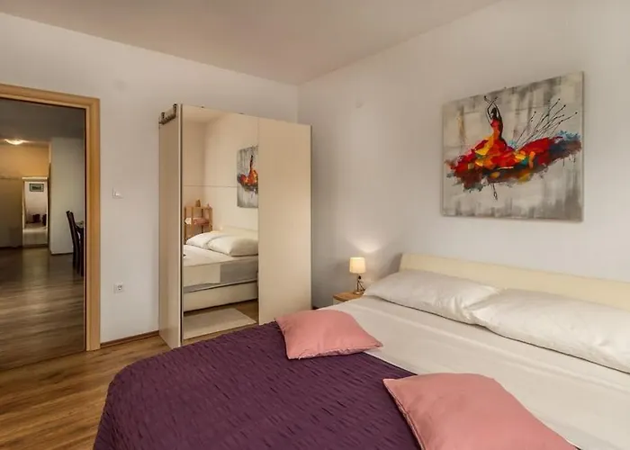 Apartmán With Parking Space - 25152 Novi Vinodolski